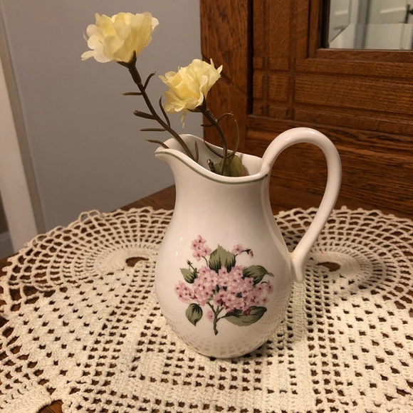Other - Sweet little vase